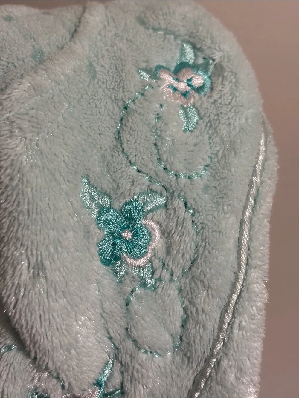 Croft & Barrow Vintage Granny Cottage Fuzzy Plush Robe Size Medium Blue Teal - Picture 8 of 9